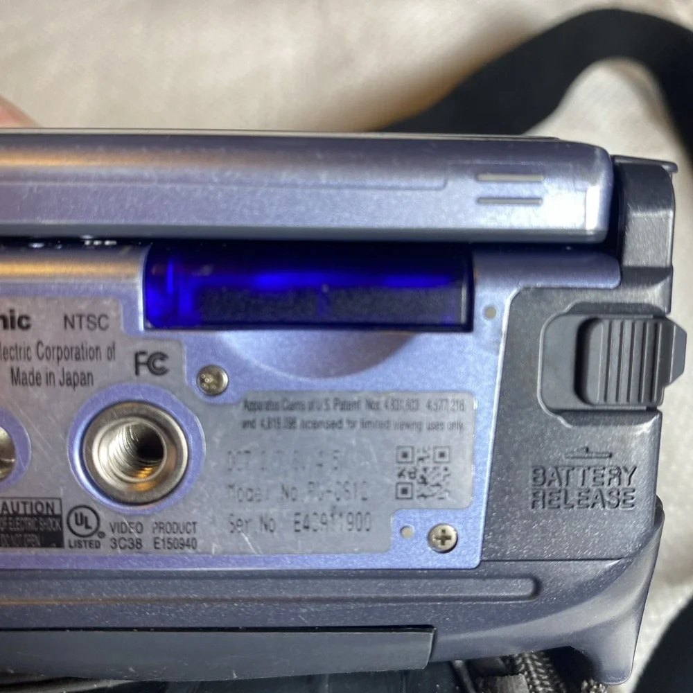 Panasonic PV-GS12 Mini DV Hybrid Camcorder No Battery/Charger- For Parts-Tested